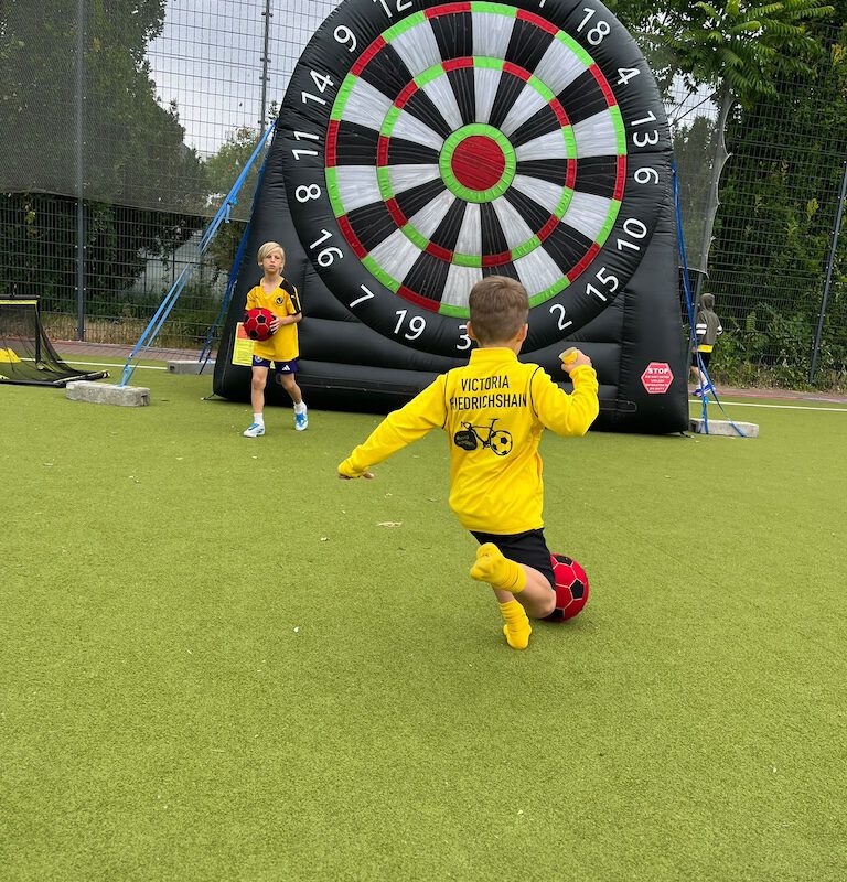 05 Fußballdart